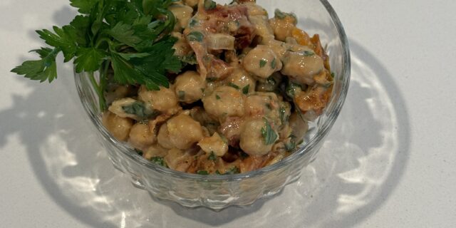 marinated sundried chickpea salad