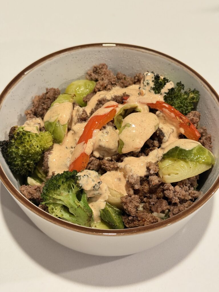 Veggie & Beef Bowl with Spicy Remoulade